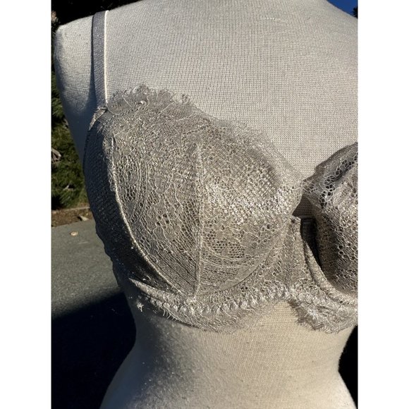 Victoria’s Secret Bra 34D Ivory Floral  Lace Shimmer Dream Angels Demi Womens - Picture 4 of 12